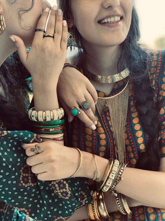 Handcrafted jewelry & details that tell a story of tradition and modern charm.